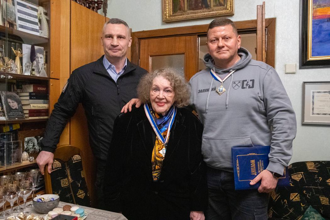 Lina Kostenko and Valeriy Zaluzhny have been awarded the title of Honorary Citizen of Kyiv