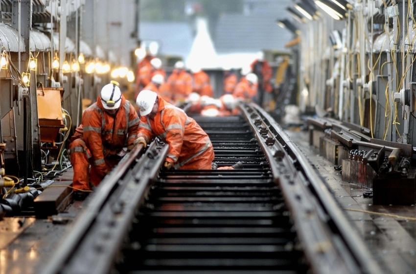 Britain and Ukraine signed a historic agreement to restore transport infrastructure