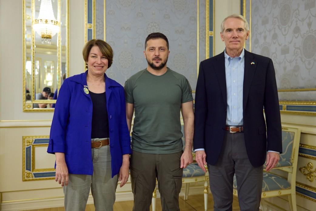 Volodymyr Zelensky met with US Senators Robert Portman and Amy Klobuchar