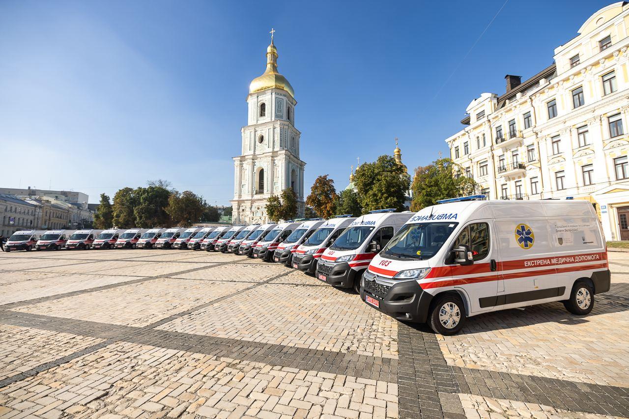 The first ambulances purchased under Olena Zelenska's fundraiser are already on their way to Ukraine’s regions