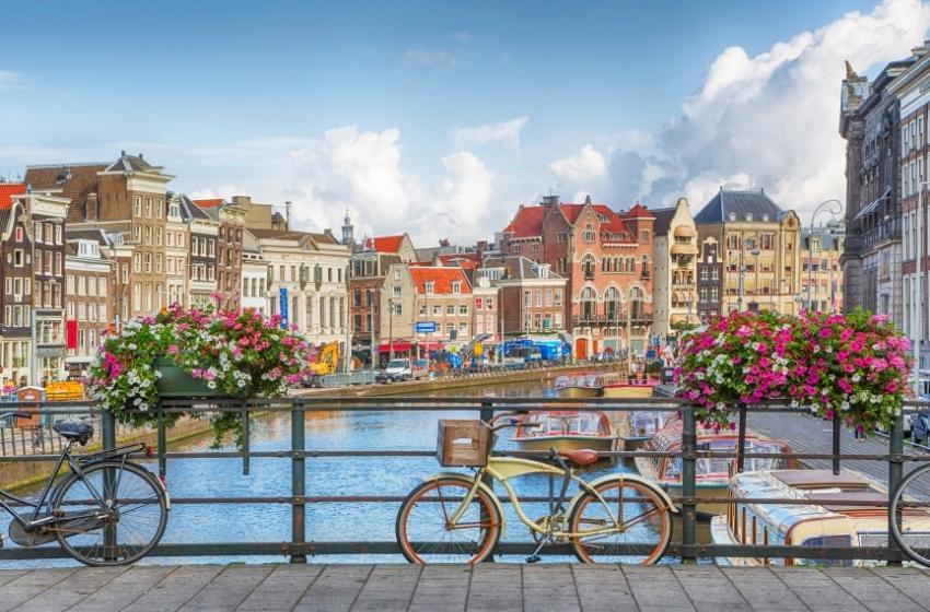 Amsterdam will hand over two thousand forgotten bicycles to Ukrainian cities