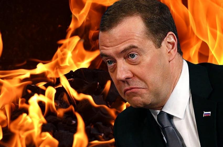 Medvedev's office set on fire in Moscow