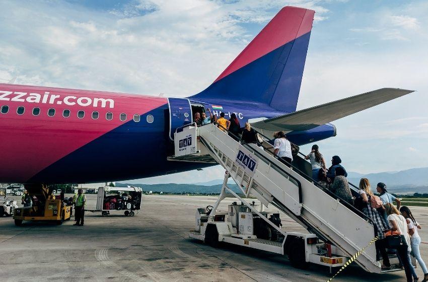 Wizz Air closes base in Moldova due to Russian missiles bombing Ukraine