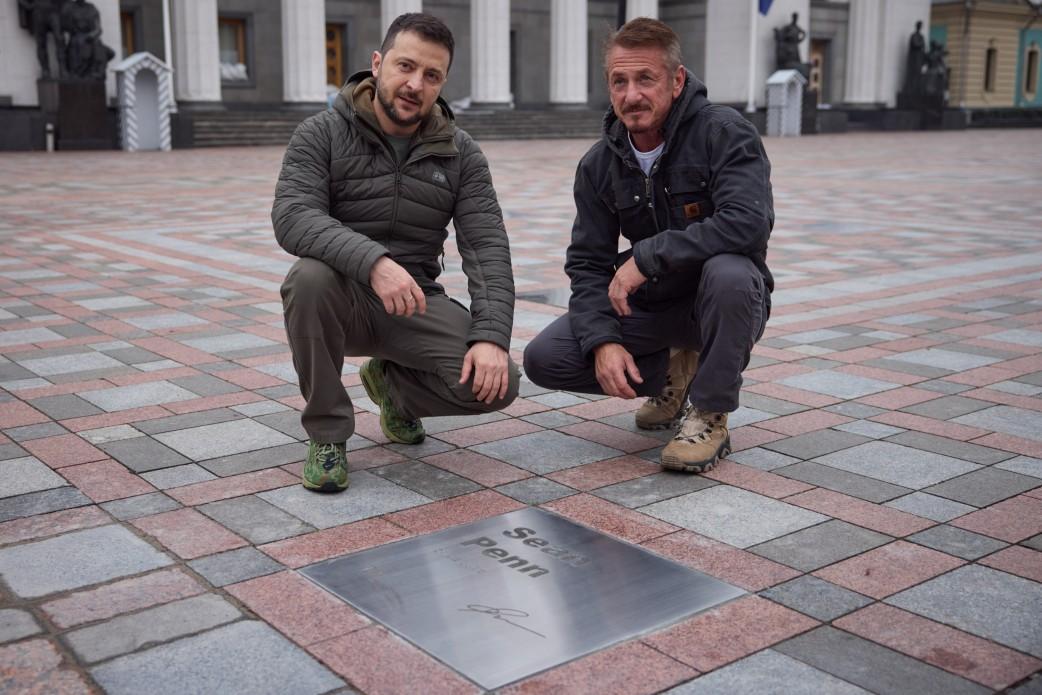 Volodymyr Zelenskyy and Sean Penn discussed support for Ukraine and visited the Walk of the Brave in Kyiv