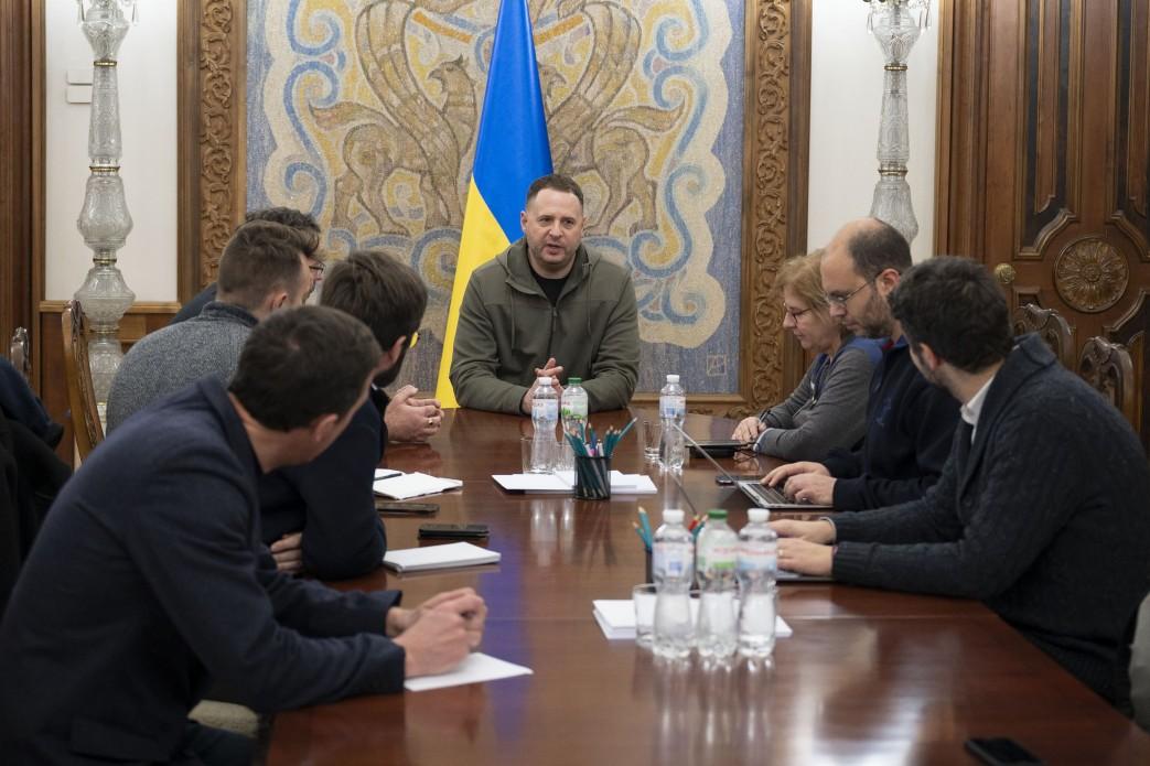 Head of President's Office holds meeting with journalists from Vatican, representatives of Catholic media