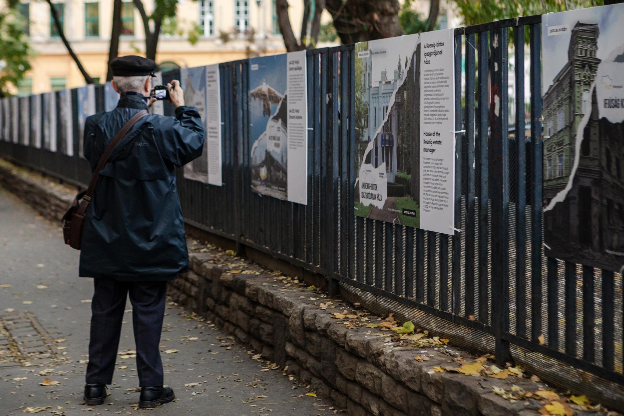 "Postcards from Ukraine" telling about destroyed cultural monuments is exhibited in 8 countries of the world