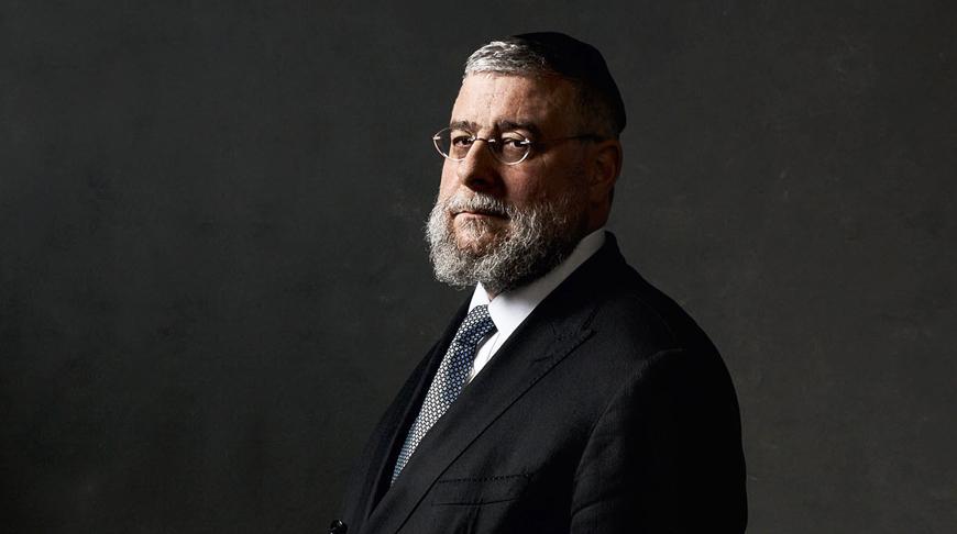 The former Chief Rabbi of Moscow urges Jews to leave Russia while they can still do it