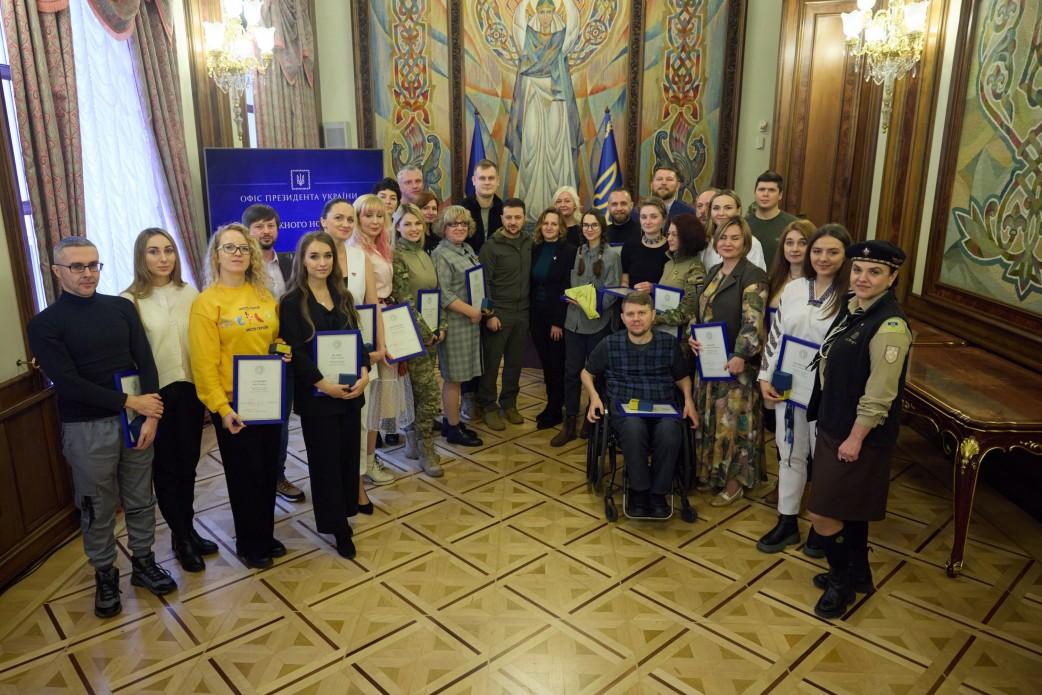 President of Ukraine presents Golden Heart awards to volunteers