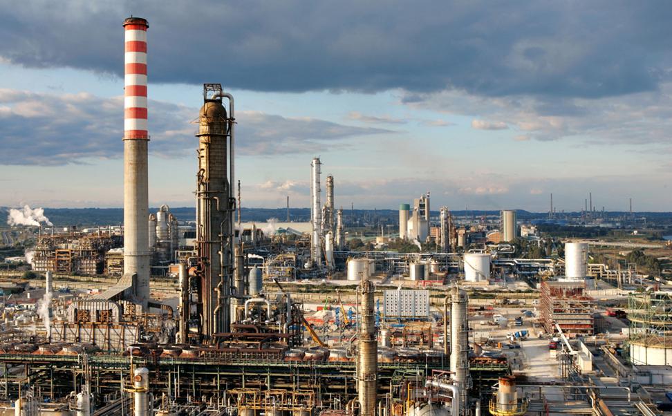 "Lukoil" is selling the largest refinery in Italy
