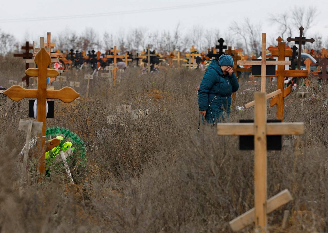 City of death: more than 1,500 new graves appeared in occupied Mariupol