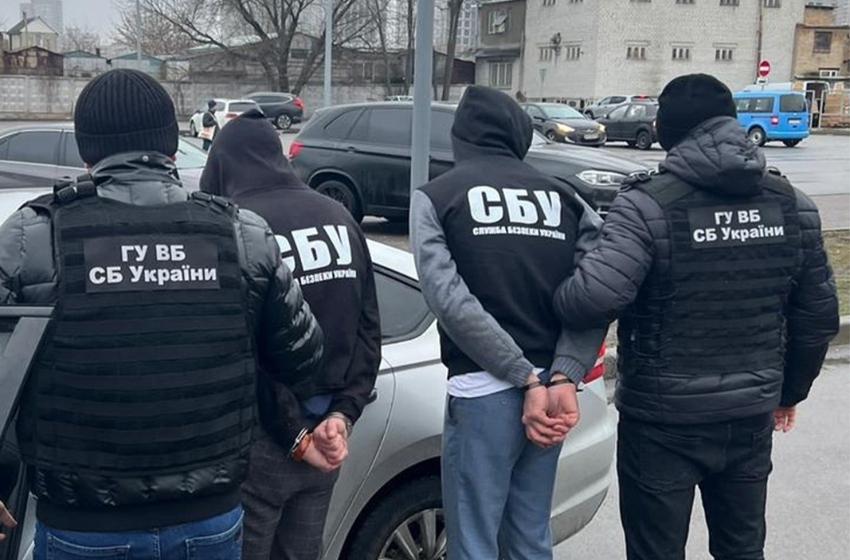 The SSU detained dealers in Kyiv who "sold" Ukrainian passports to citizens of the Russian Federation
