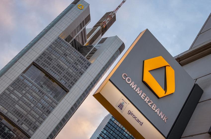 One of the largest banks in Germany Commerzbank stopped servicing payments to Russia