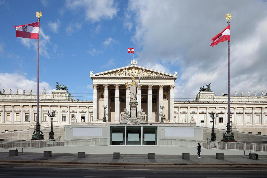 Zelensky will speak in the Austrian parliament despite the opposition of the far-right
