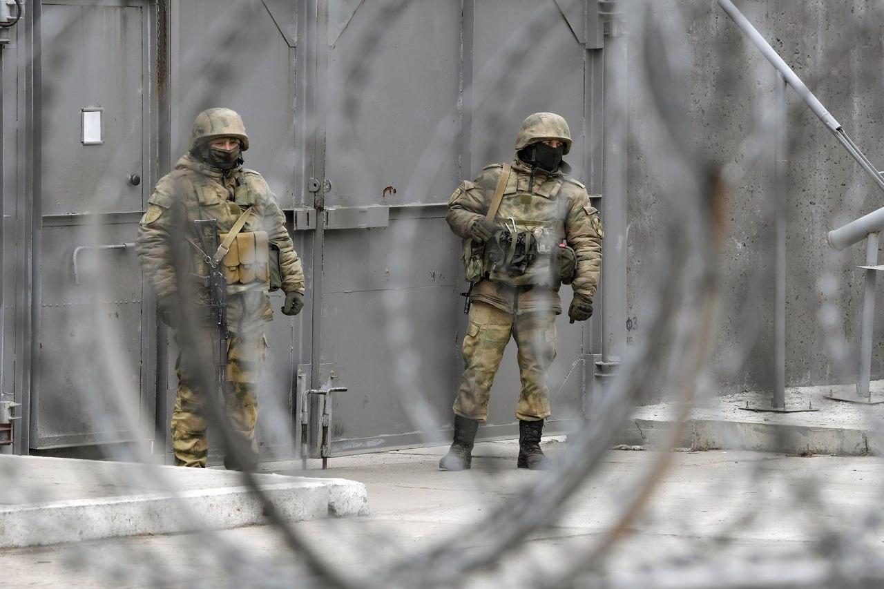 The Russians are installing an additional fence at the entrances to the ZNPP