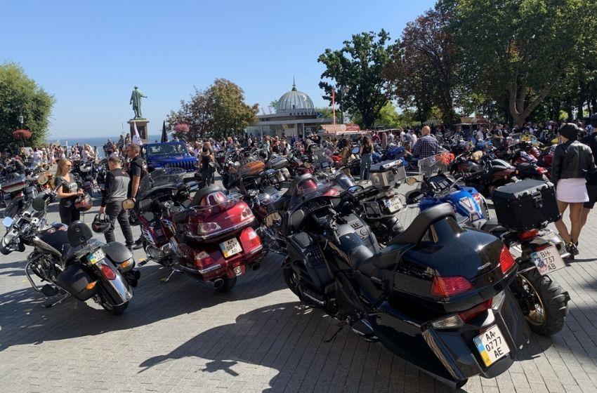 Harley-Davidson motorcycles rally in the center of Odessa