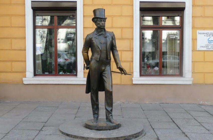 The Pushkin statue in Odessa: facts and legends