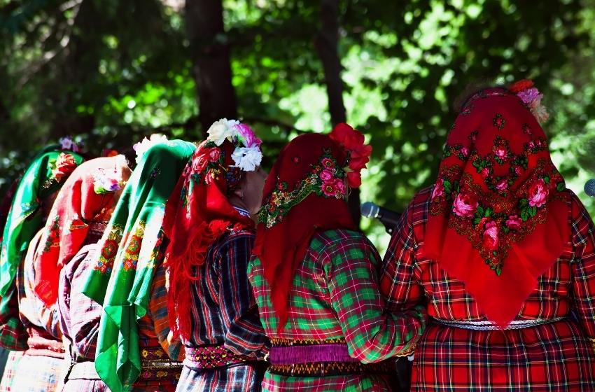 Kurban, wine and horo: a festival in honour of St.George's Day in Bessarabia
