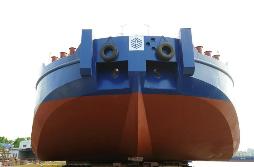 The non-self-propelled B5000M project vessel was launched at the Nibulon shipyard