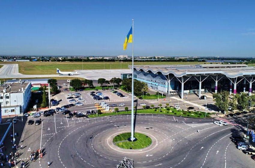 The largest Ukrainian flag in the city was raised in Odessa