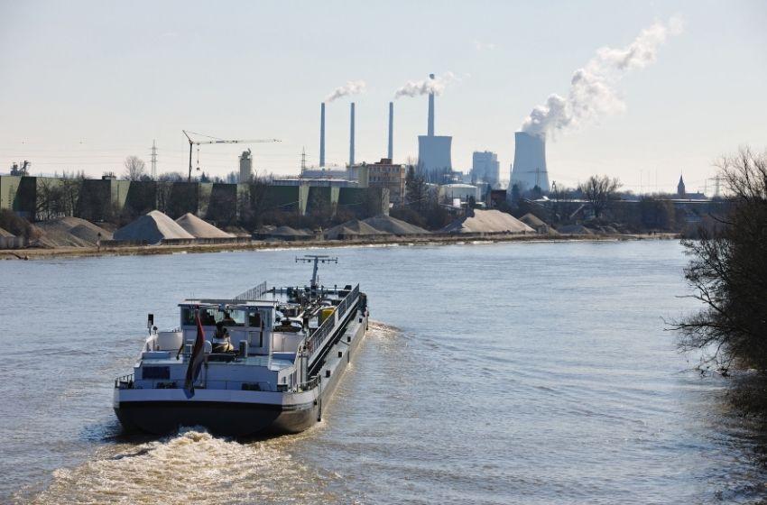 Cargo transportation along Dniepr river goes up by 28% in 2021