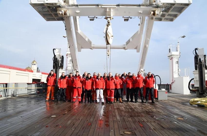 Icebreaker "Noosphere" headed from Odessa to Antarctica