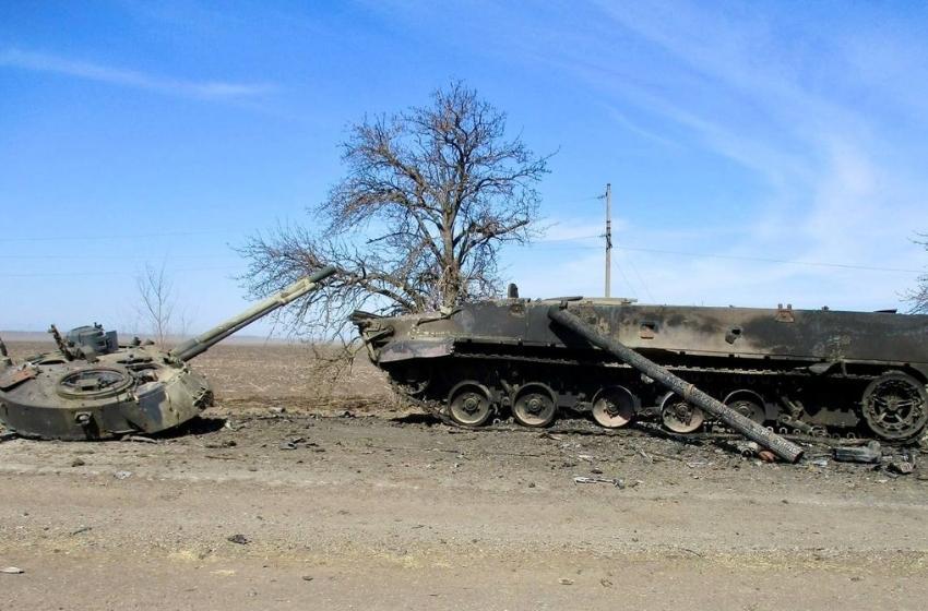 Ukrainian military recaptures kilometers of the Kherson region and burns enemy equipment