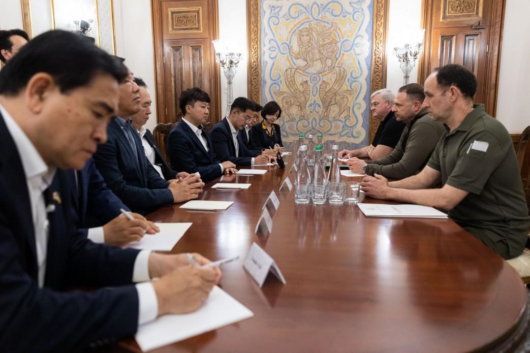 Andriy Yermak met with the parliamentary delegation of the Republic of Korea