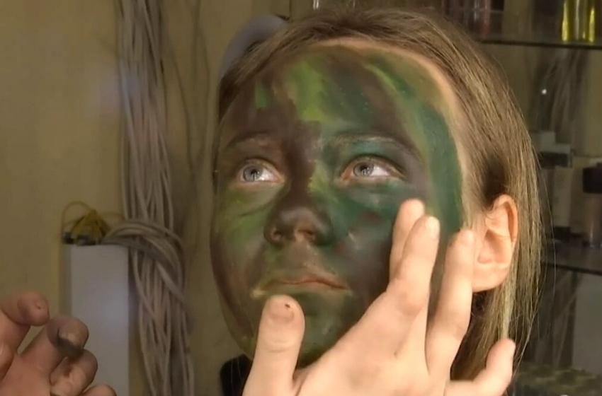 Tactical make-up for the Armed Forces of Ukraine: at the Odessa film studio they help the military to disguise themselves