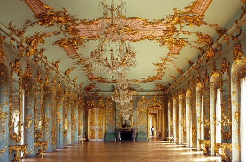 In Berlin's Charlottenburg Palace, an audio guide in Ukrainian has started working
