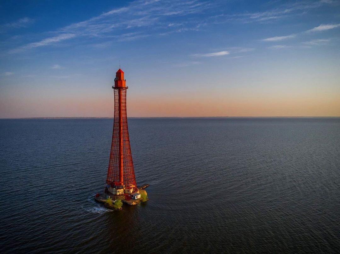 Residents of the Kherson region report that the Russians hit the highest lighthouse in Ukraine with rockets