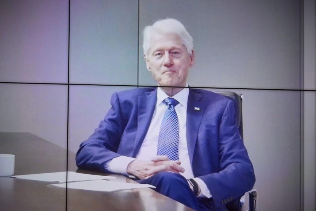 Volodymyr Zelensky had a video call with the 42nd President of the United States Bill Clinton
