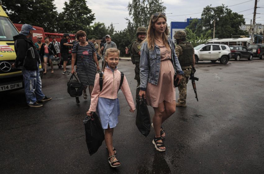 In Luhansk region, the occupiers conduct "talks" with children who are returning from summer camps in Russia