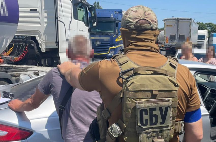 The SSU has detained a supporter of the 'Russian peace' who organized a channel for the departure of tax evaders abroad