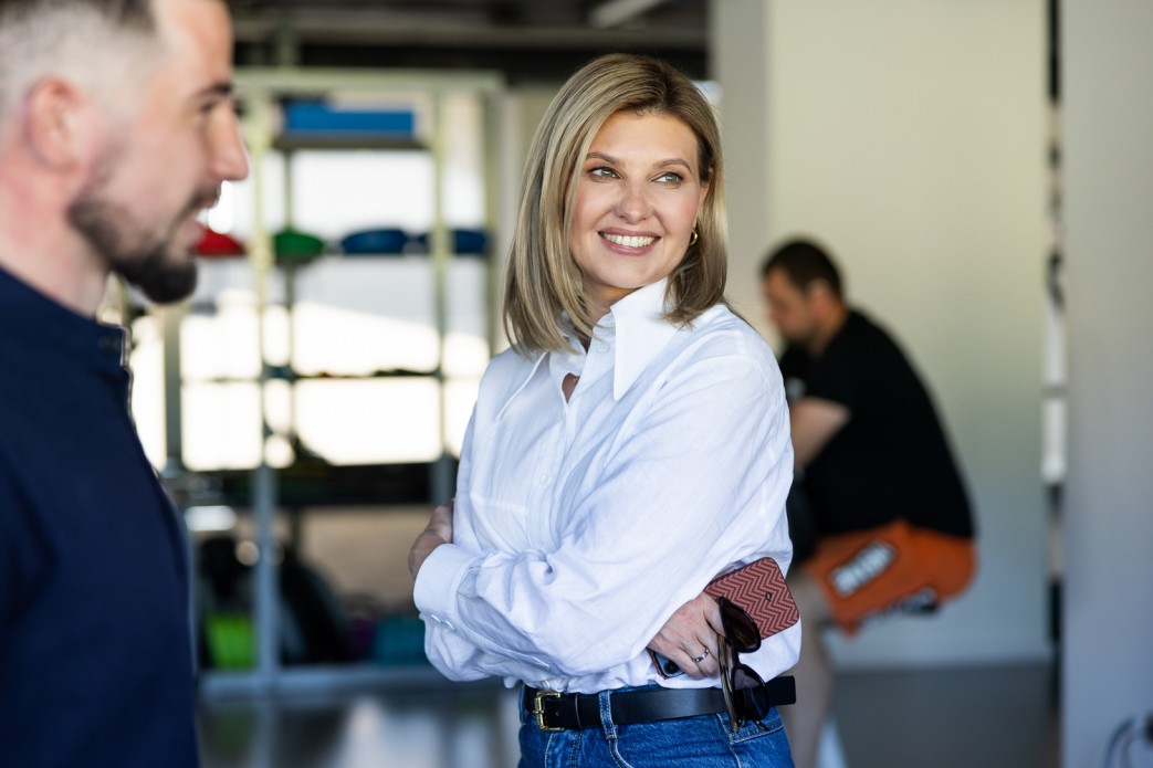 Olena Zelenska visited a rehabilitation center for Ukrainian military personnel and their families in the Carpathian Mountains, organized at her initiative