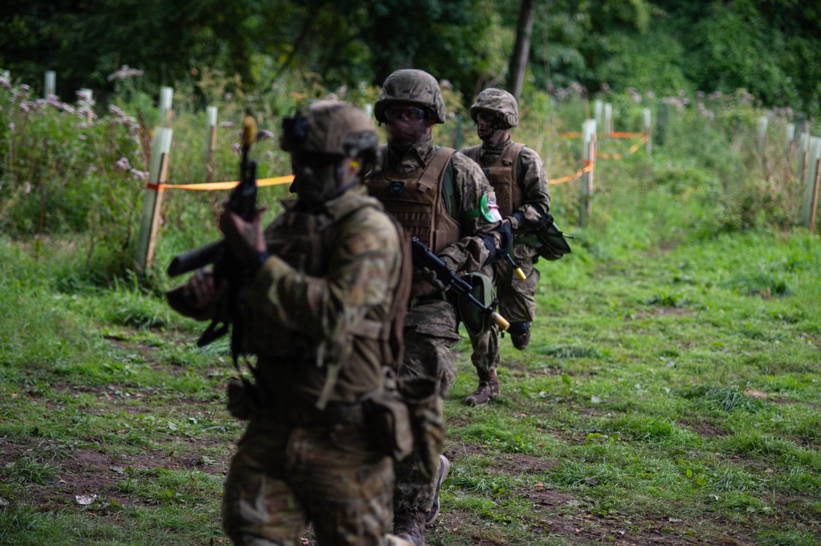 Australian instructors are training Ukrainian military personnel