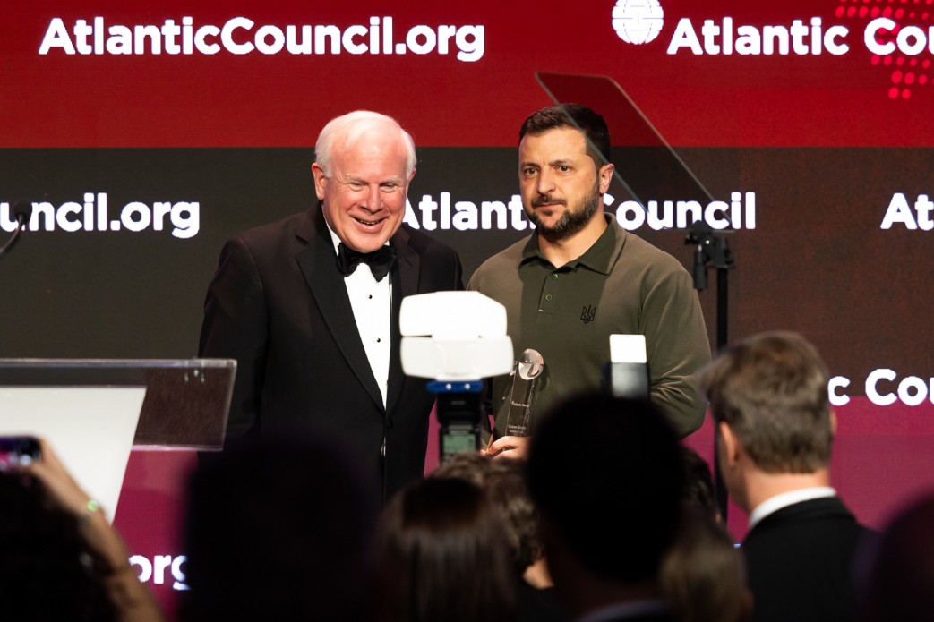 Volodymyr Zelensky received the Atlantic Council Global Citizen Award on behalf of the Ukrainian people