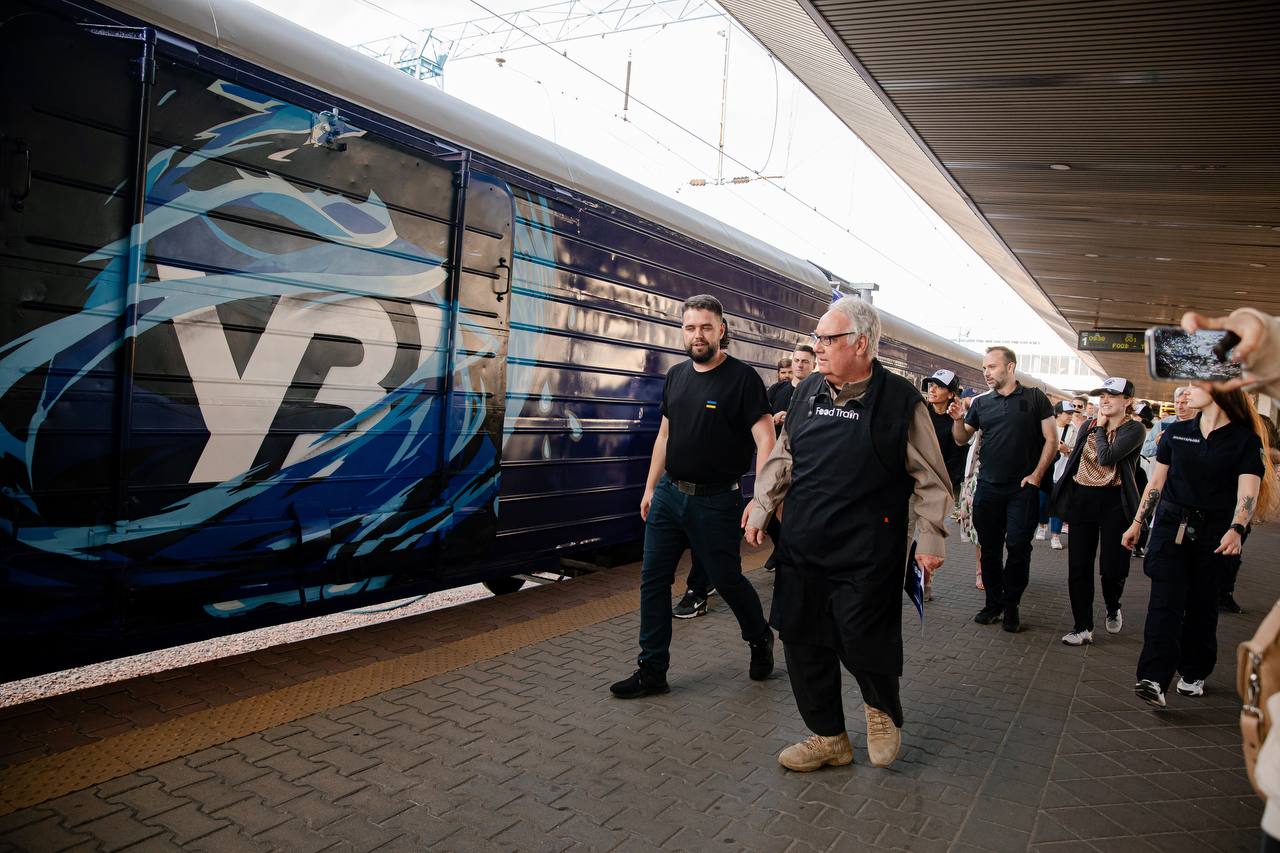 Ukrzaliznytsia together with the Howard G. Buffett Foundation has launched a new project - an autonomous Food Train