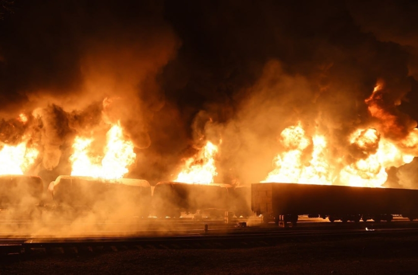 The Ukrainian Armed Forces destroyed a Russian fuel train in Donetsk