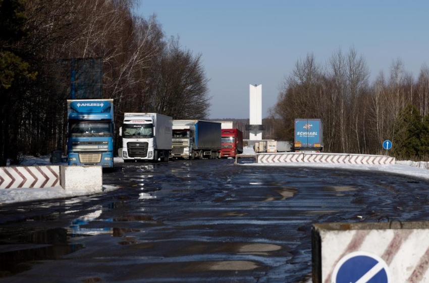 Carriers in Slovakia threaten to close the border for Ukrainian trucks