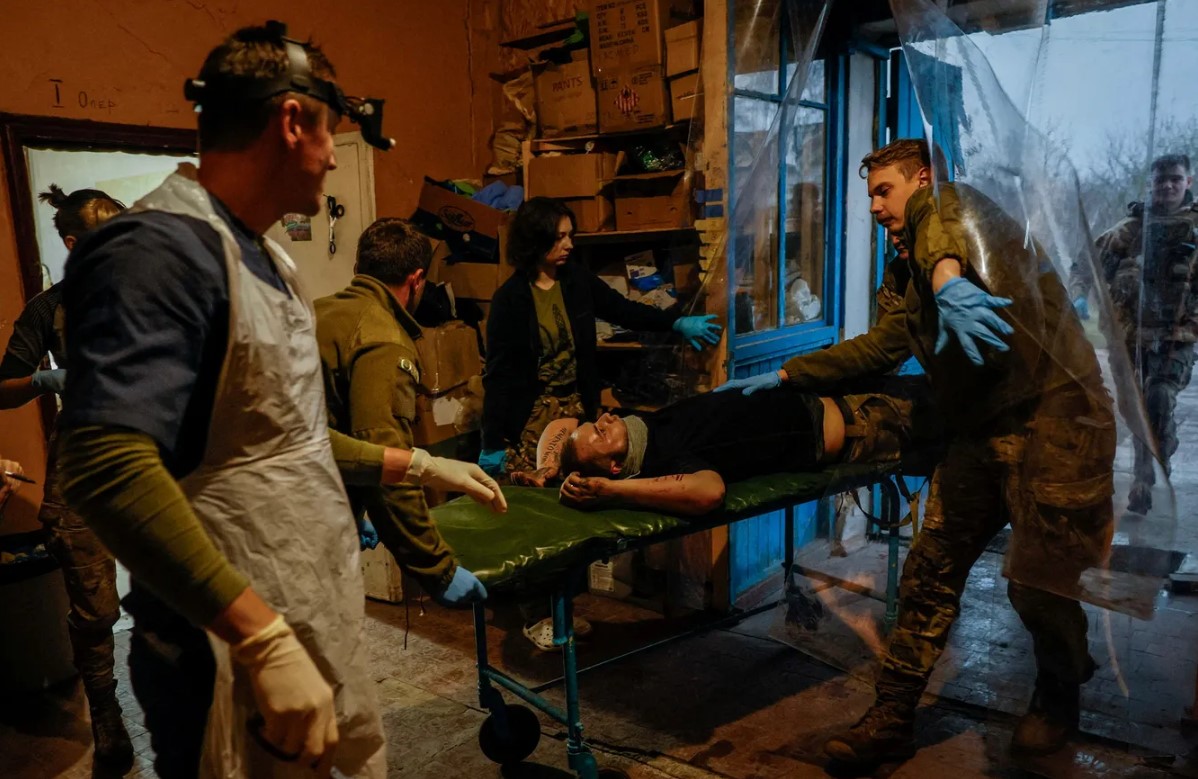 The wounded, children's drawings, empty beds—take a look at the conditions in which Ukrainian military medics work in the frontline Donbas (photo)