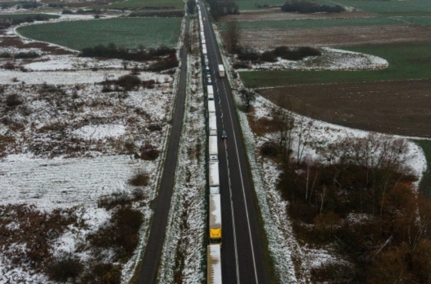 Poland to strengthen control of trucks at the border with Ukraine