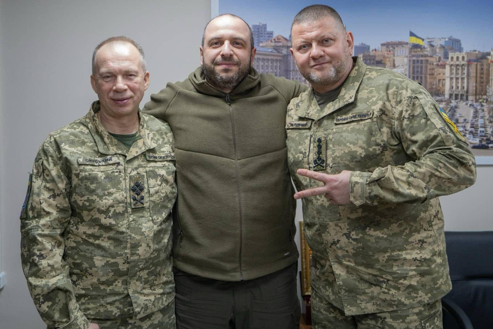 Defense Minister Rustem Umеrov and Commander-in-Chief of the Armed Forces Valeriy Zaluzhny visited the positions of soldiers on the Eastern front