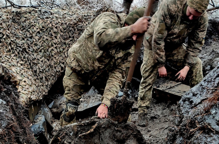 The Russia's objective on the Bakhmut direction is to advance towards the village of Chasiv Yar and other populated areas to reach the borders of the Donetsk region