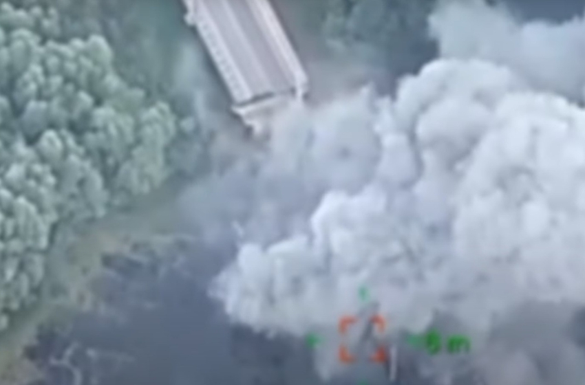 Ukrainian Air Force destroys bridge over Syeim river in Kursk region