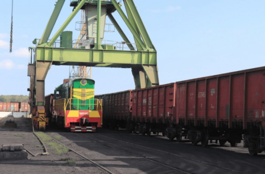 Export railway transport shows a declining trend