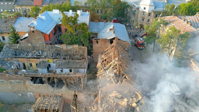 Damaged buildings and casualties: Initial details on the aftermath of Russia's attack on Lviv