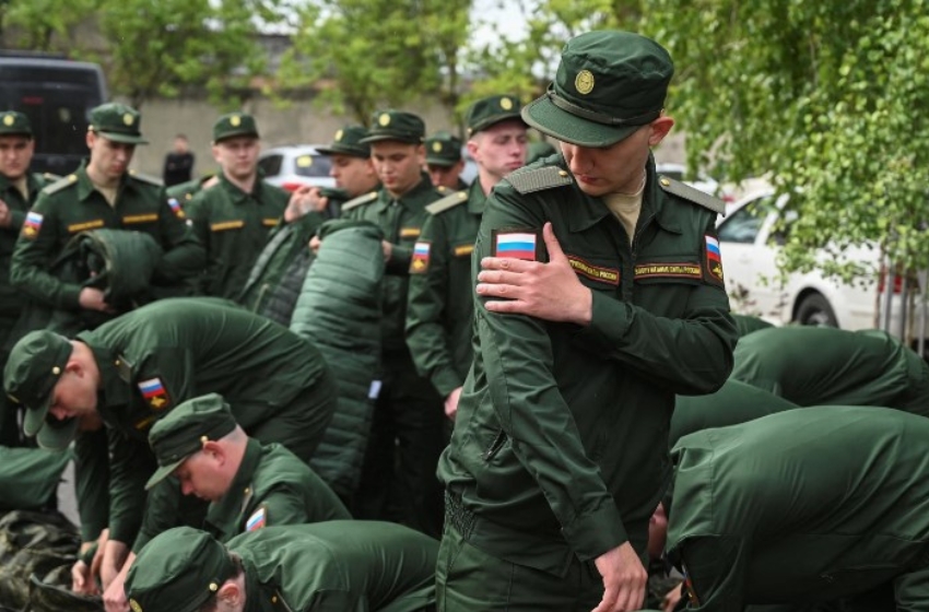 British intelligence: Russia continues to lure conscripts into contracts to support the war