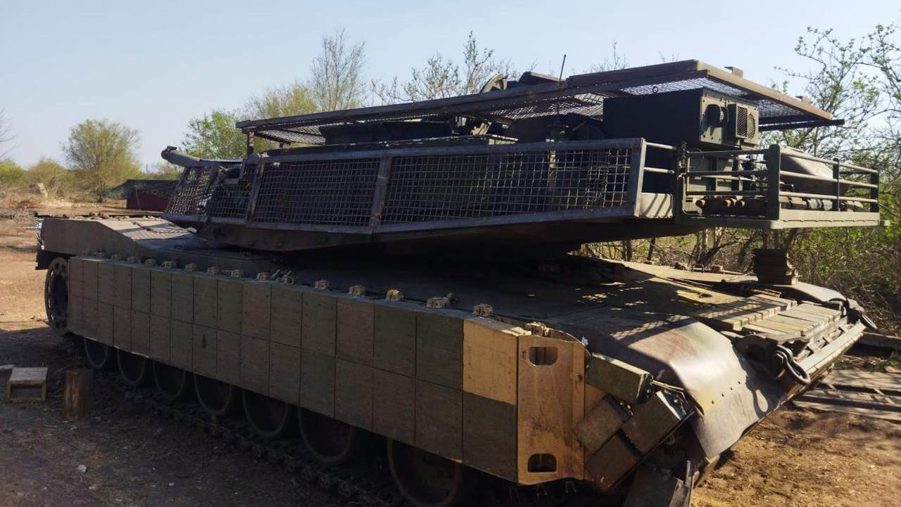 The "Steel Front" initiative led by Rinat Akhmetov has begun producing protective screens for Leopard tanks