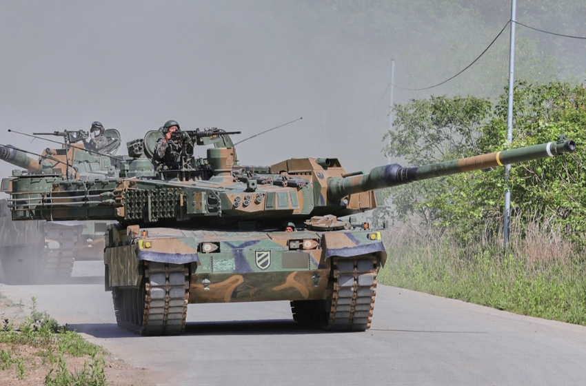 Poland has deployed the first South Korean tanks to its border with Russia