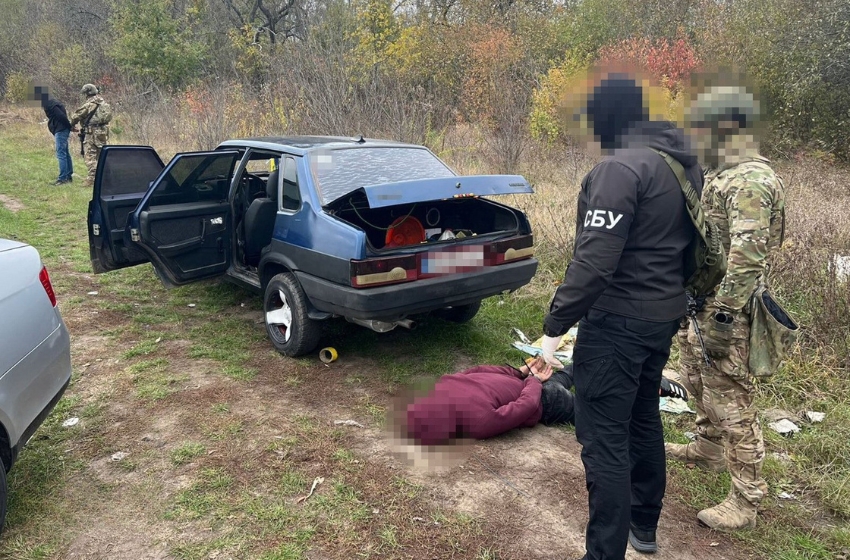 The SSU and National Police detained five individuals who were attempting to establish an illegal trade of "trophy" weapons in Ukraine